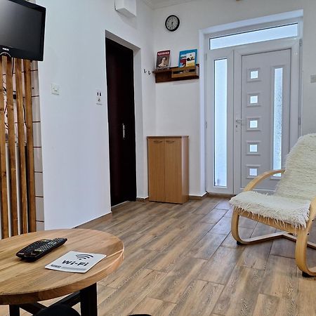 Appartement Dora à Sremski Karlovci Extérieur photo