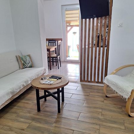 Appartement Dora à Sremski Karlovci Extérieur photo